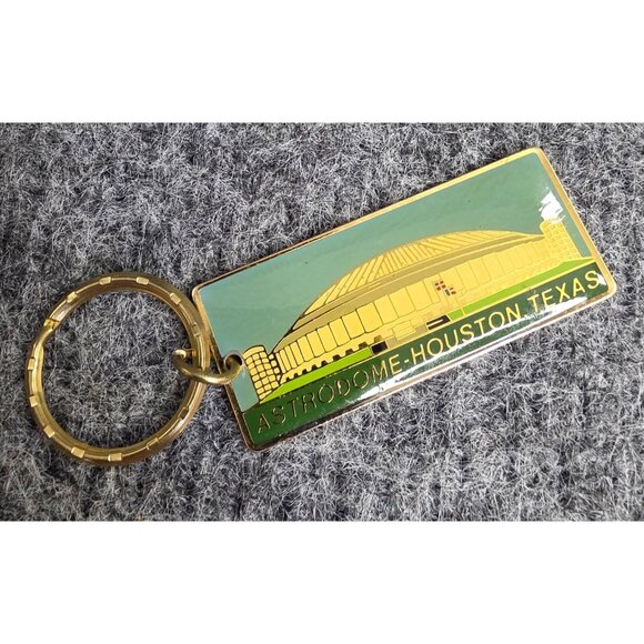 Vintage Astrodome Houston Texas Souvenir Keychain Goldtone Metal 2.25 Inch - Picture 1 of 3